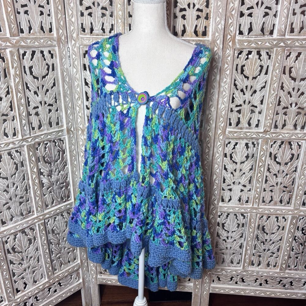 Vintage Handmade Colorful Open Mesh Pattern w/decoratice Button Crochet Poncho